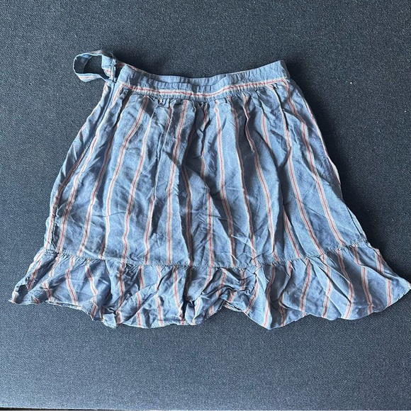 Wrap skirt - Picture 2 of 2